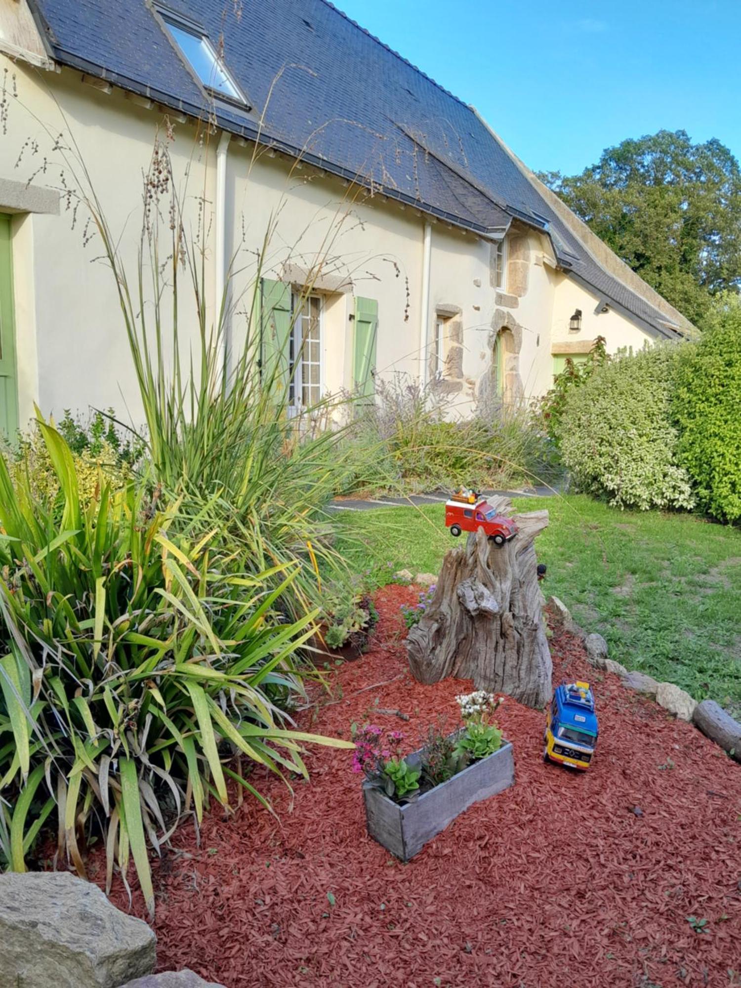 Bed and Breakfast Les Loges De Yoff Ambon Екстер'єр фото